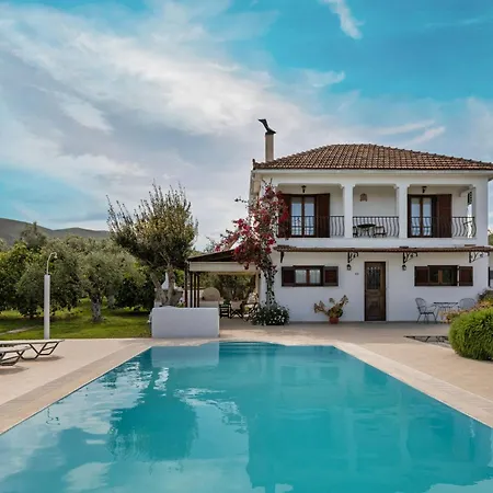 Lola - 3 Bedrooms & Private Pool Lithakiá