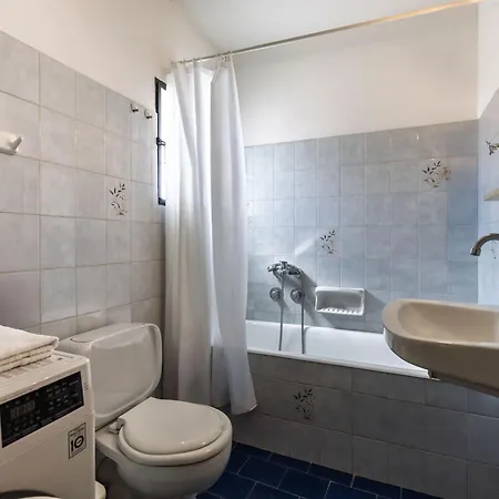 Lola - 3 Bedrooms & Private Pool Villa Lithakiá