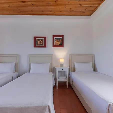 Villa Lola - 3 Bedrooms & Private Pool Lithakiá